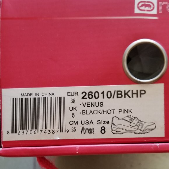 Marc Ecko Red womens' shoes - Picture 4 of 7